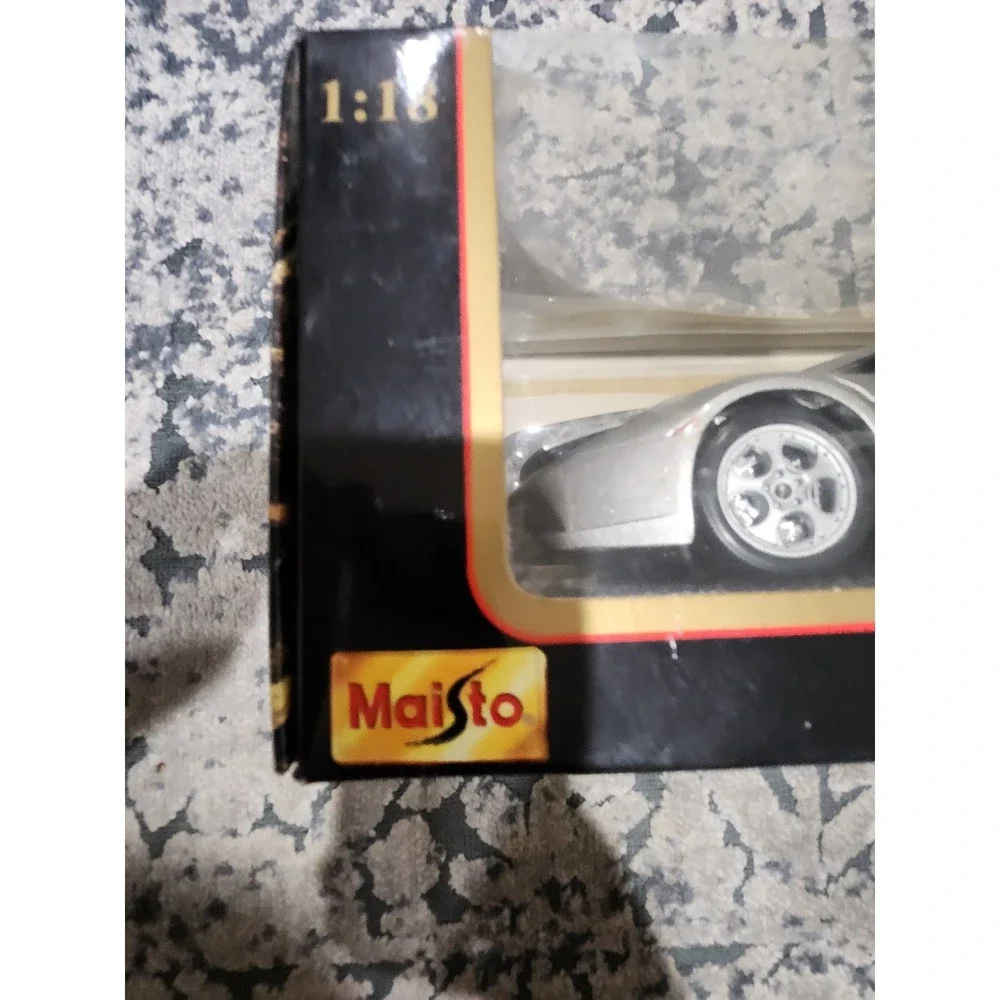 Maisto Special Edition 1:18 Lamborghini Murcielago Silver Diecast Model Car
